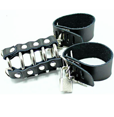 Set di Accessori Fetish Ohmama in Metallo e Cinghie Regolabili